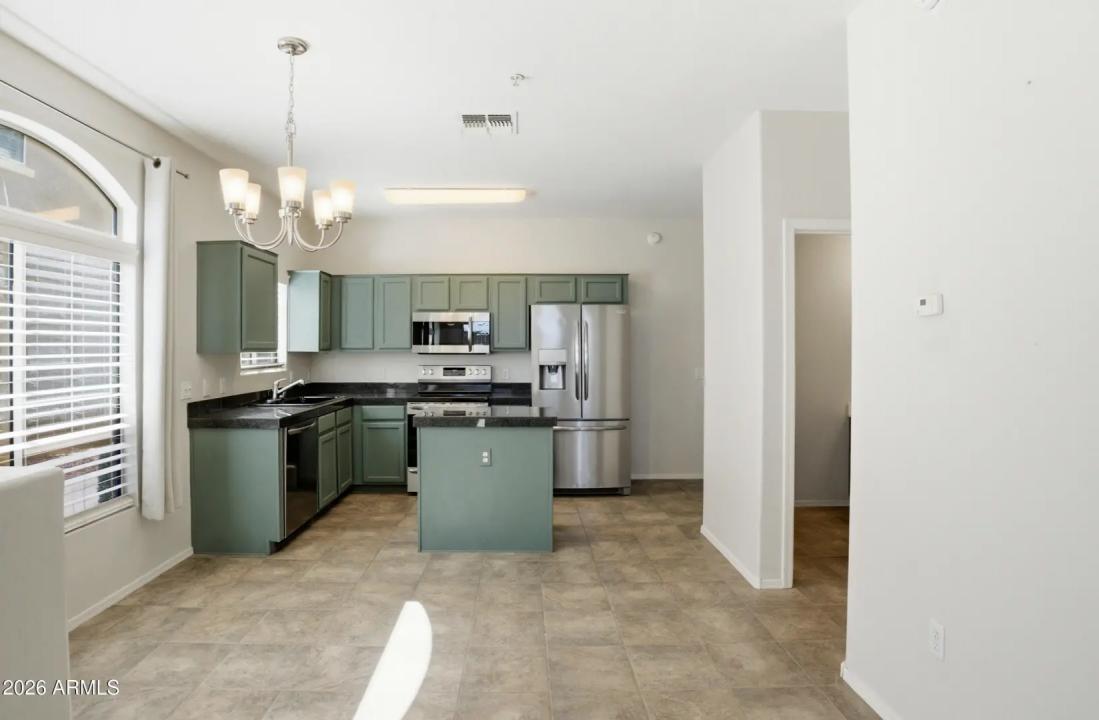 Real Estate Picture 4