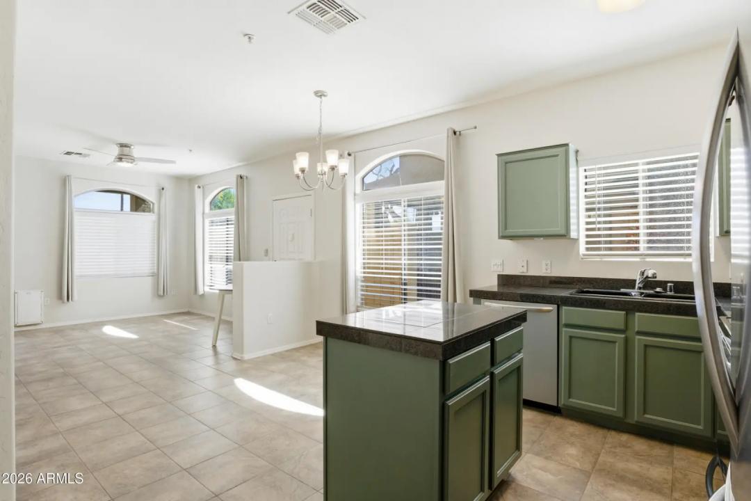 Real Estate Picture 6