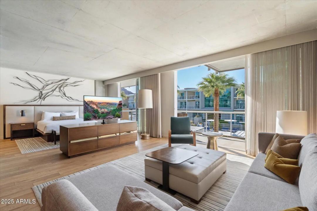 Real Estate Picture 4