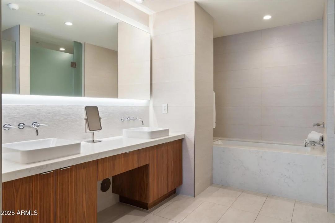 Real Estate Picture 9