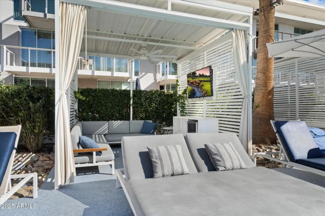 Real Estate Picture 16