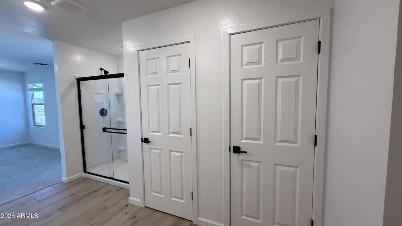 Real Estate Picture 16