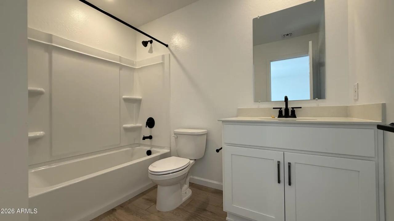 Real Estate Picture 26