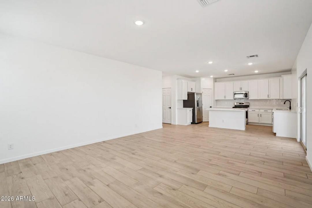 Real Estate Picture 5