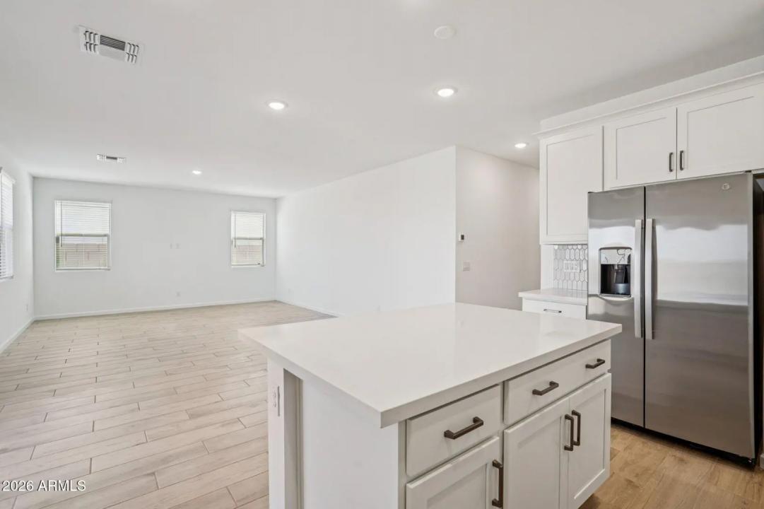 Real Estate Picture 9