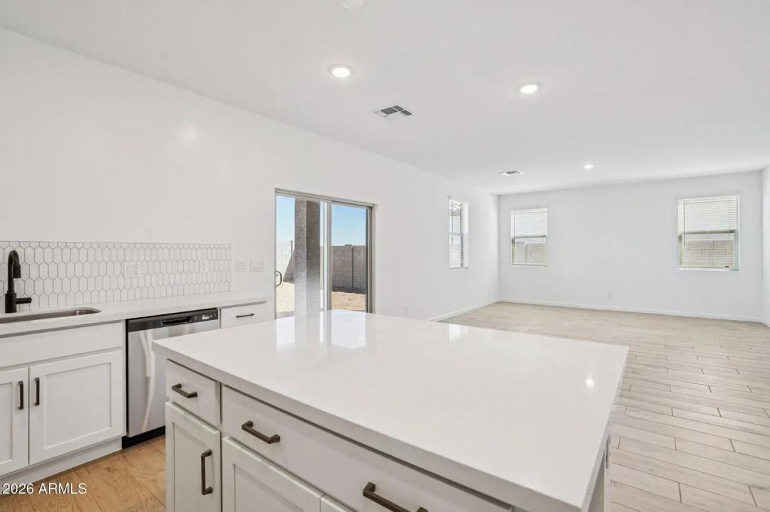 Real Estate Picture 10