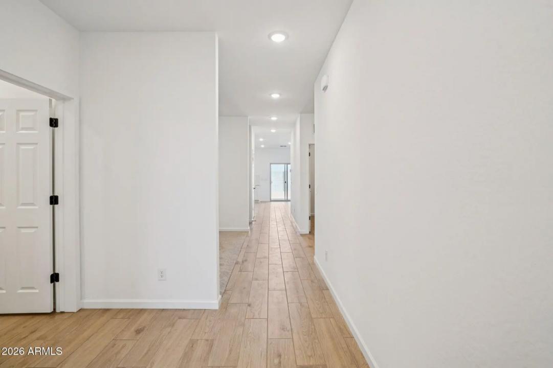 Real Estate Picture 11