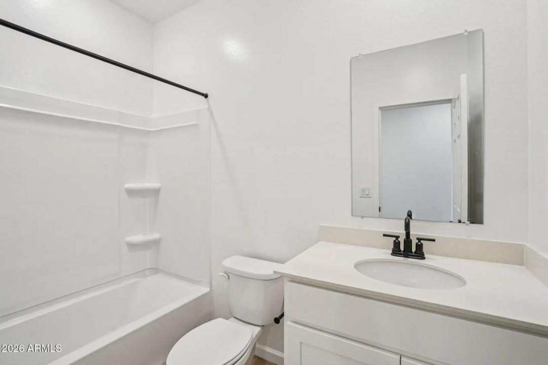 Real Estate Picture 14