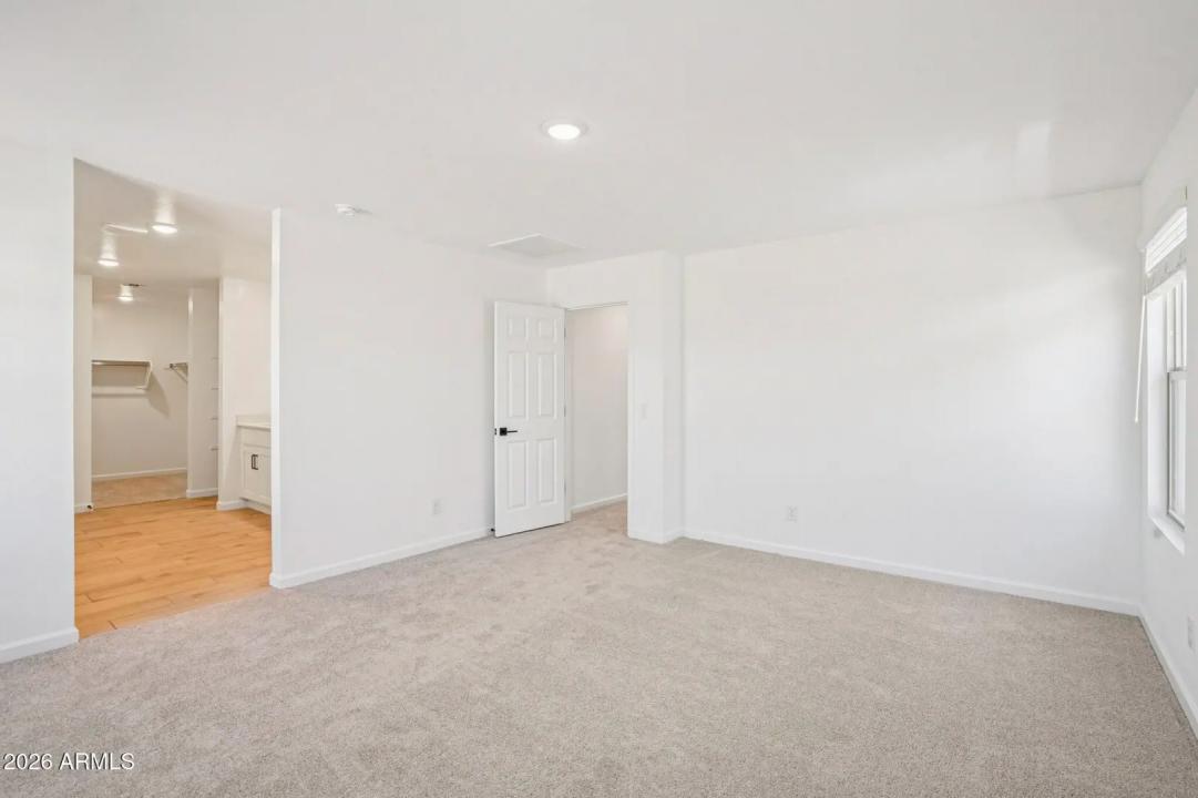 Real Estate Picture 24