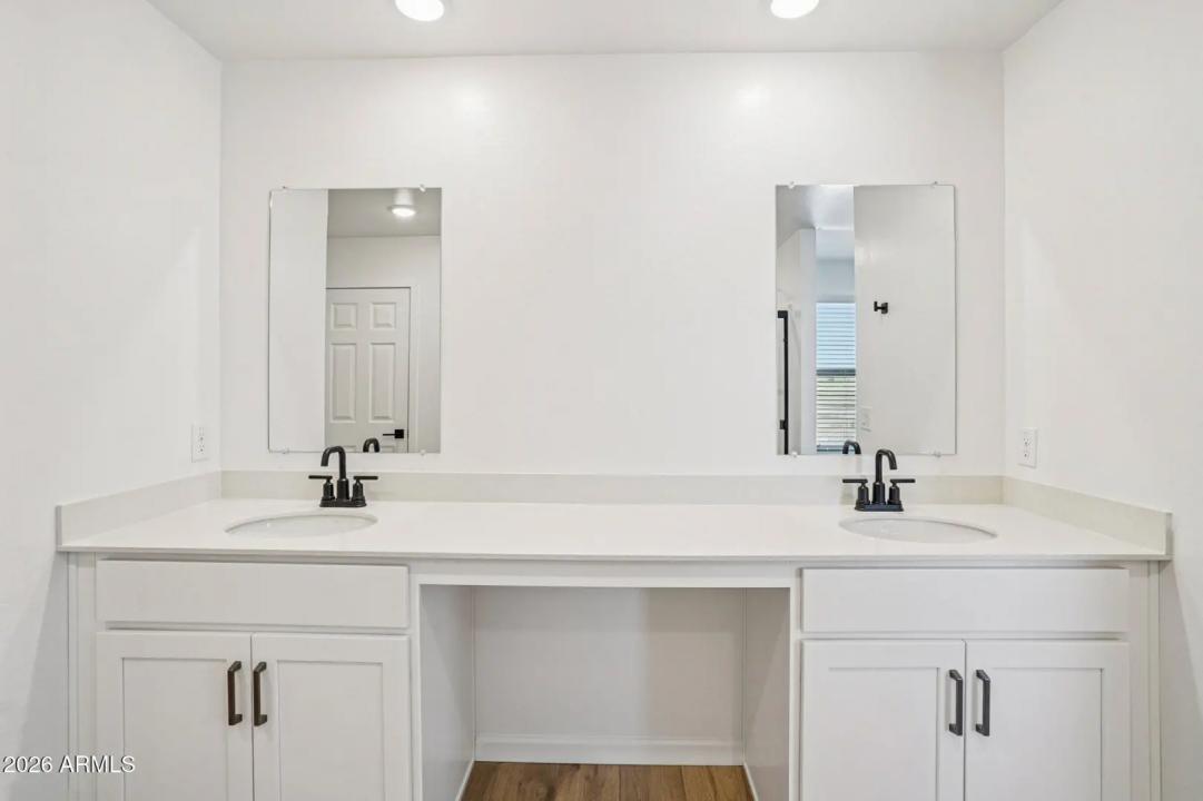 Real Estate Picture 32