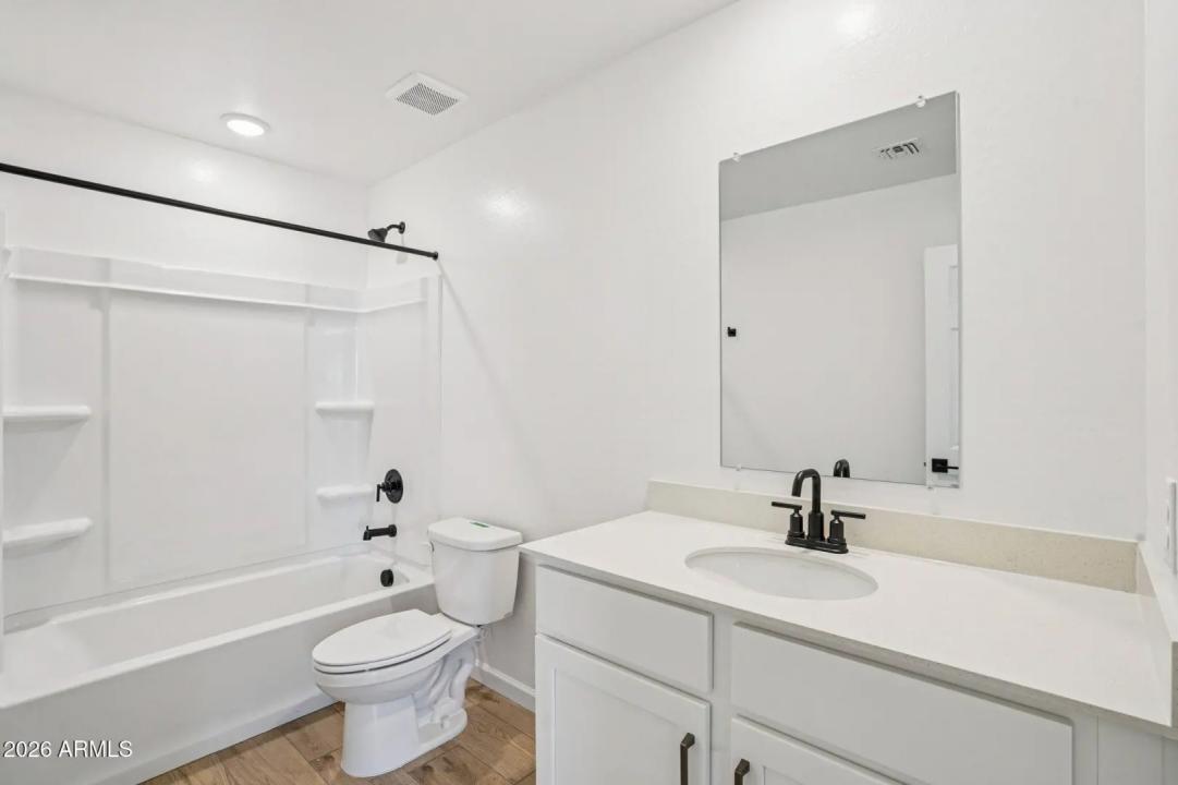 Real Estate Picture 39