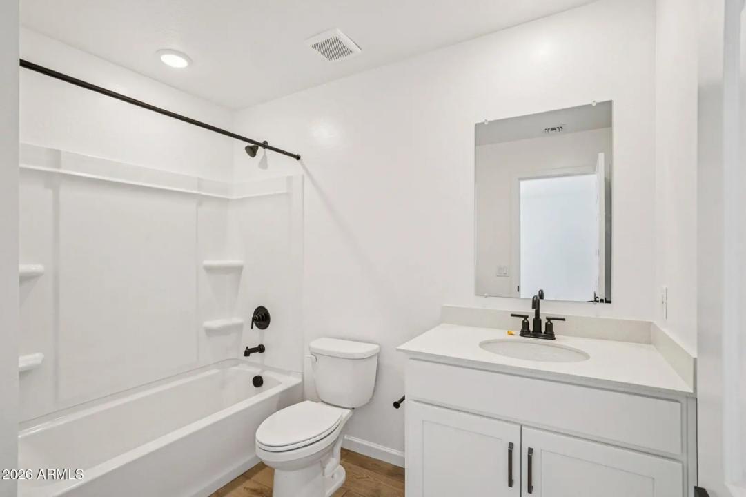 Real Estate Picture 50