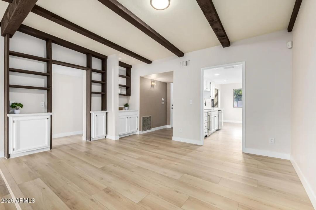 Real Estate Picture 3