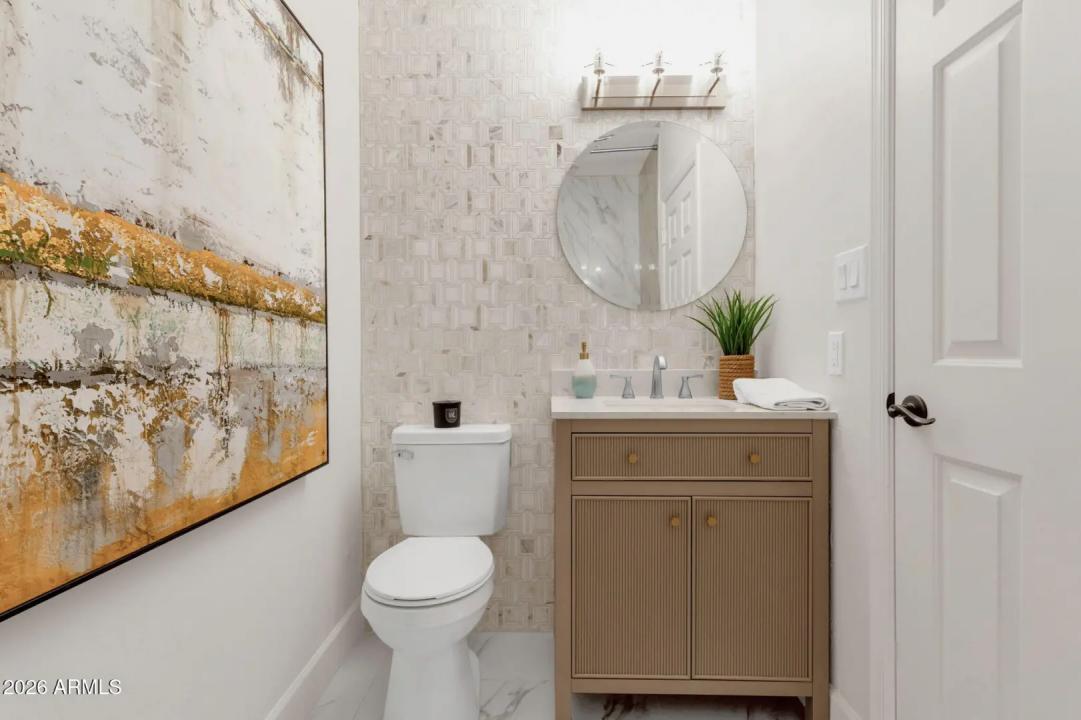 Real Estate Picture 16