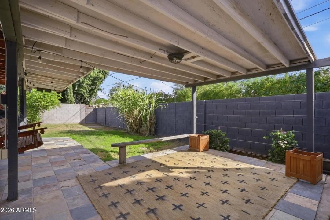 Real Estate Picture 17