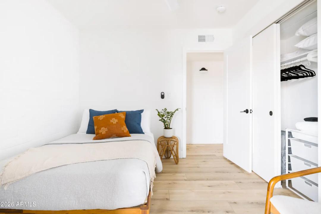 Real Estate Picture 20