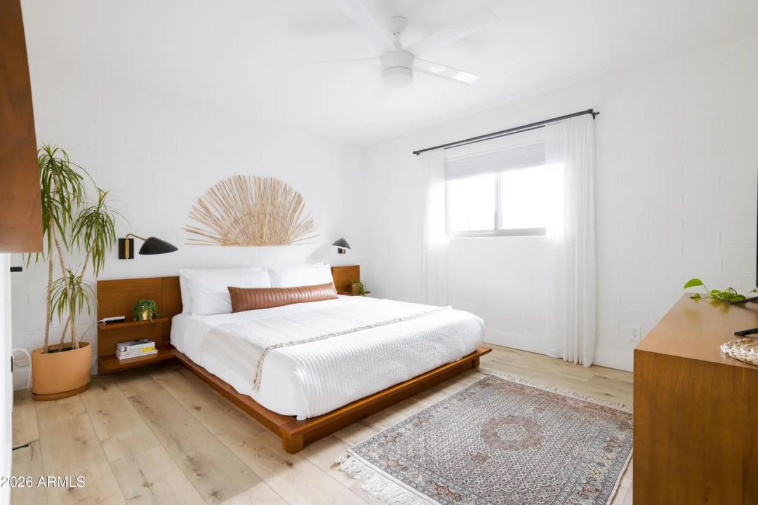 Real Estate Picture 13