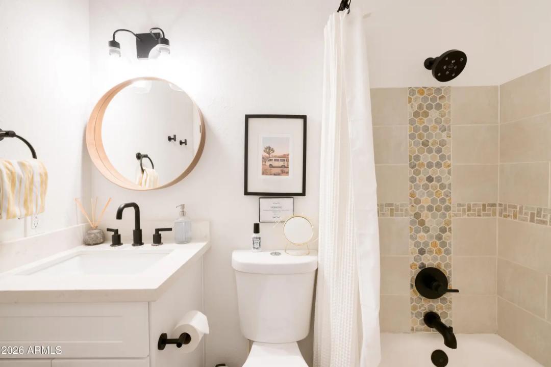 Real Estate Picture 22