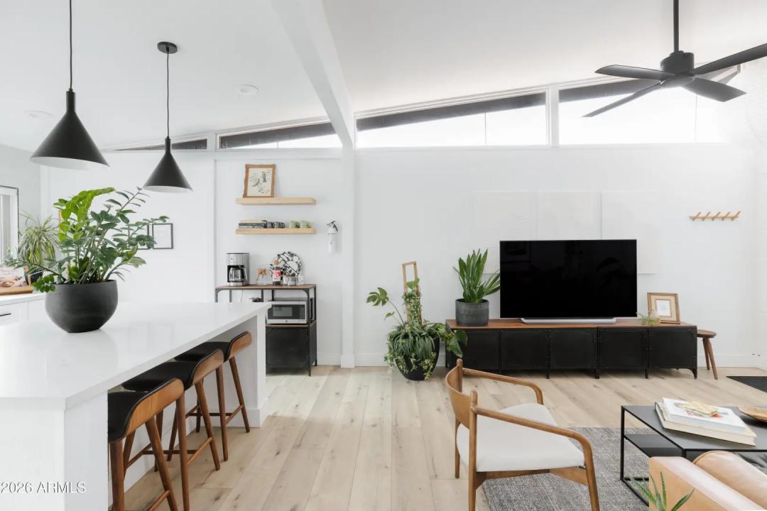 Real Estate Picture 10