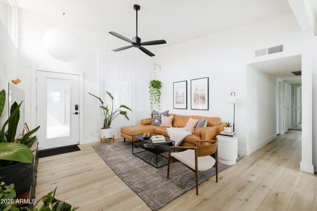 Real Estate Picture 5