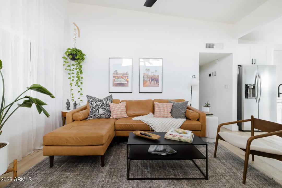 Real Estate Picture 12