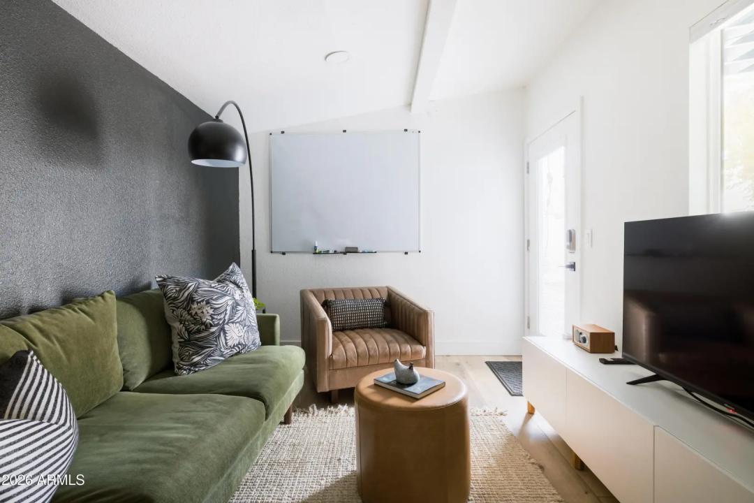 Real Estate Picture 33