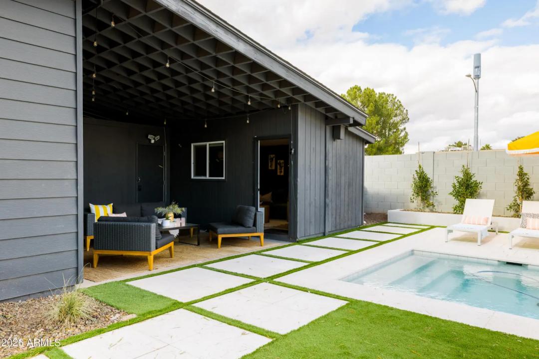 Real Estate Picture 25