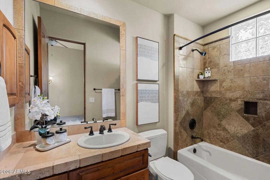 Real Estate Picture 22