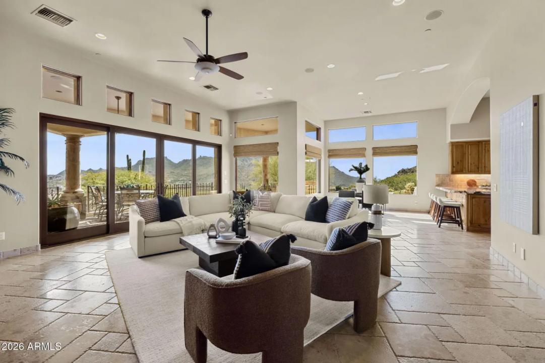 Real Estate Picture 12