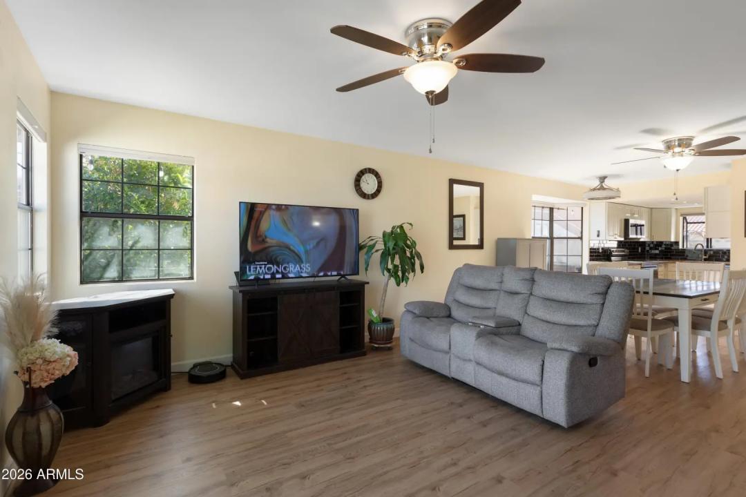 Real Estate Picture 3