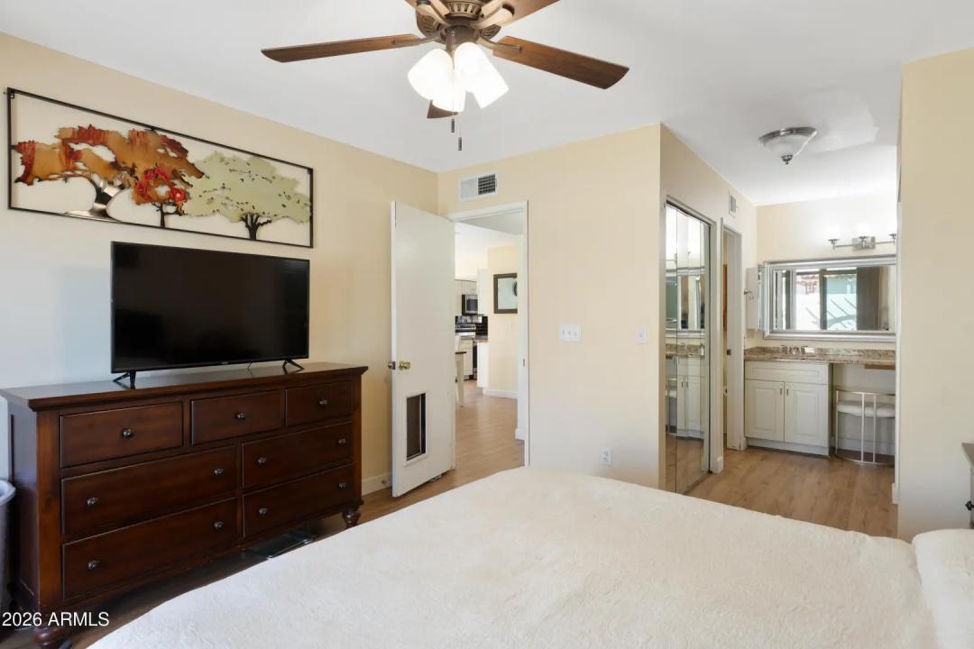 Real Estate Picture 10