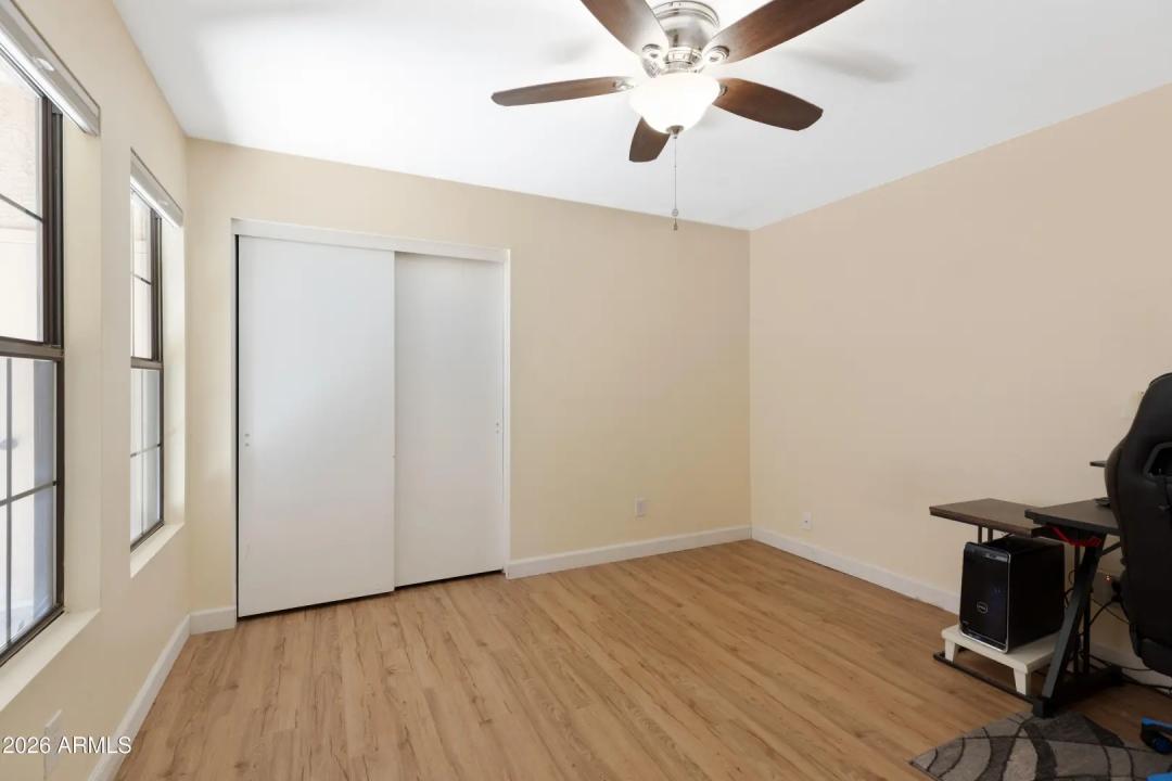 Real Estate Picture 14