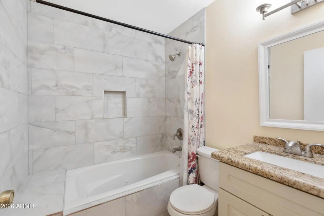 Real Estate Picture 15