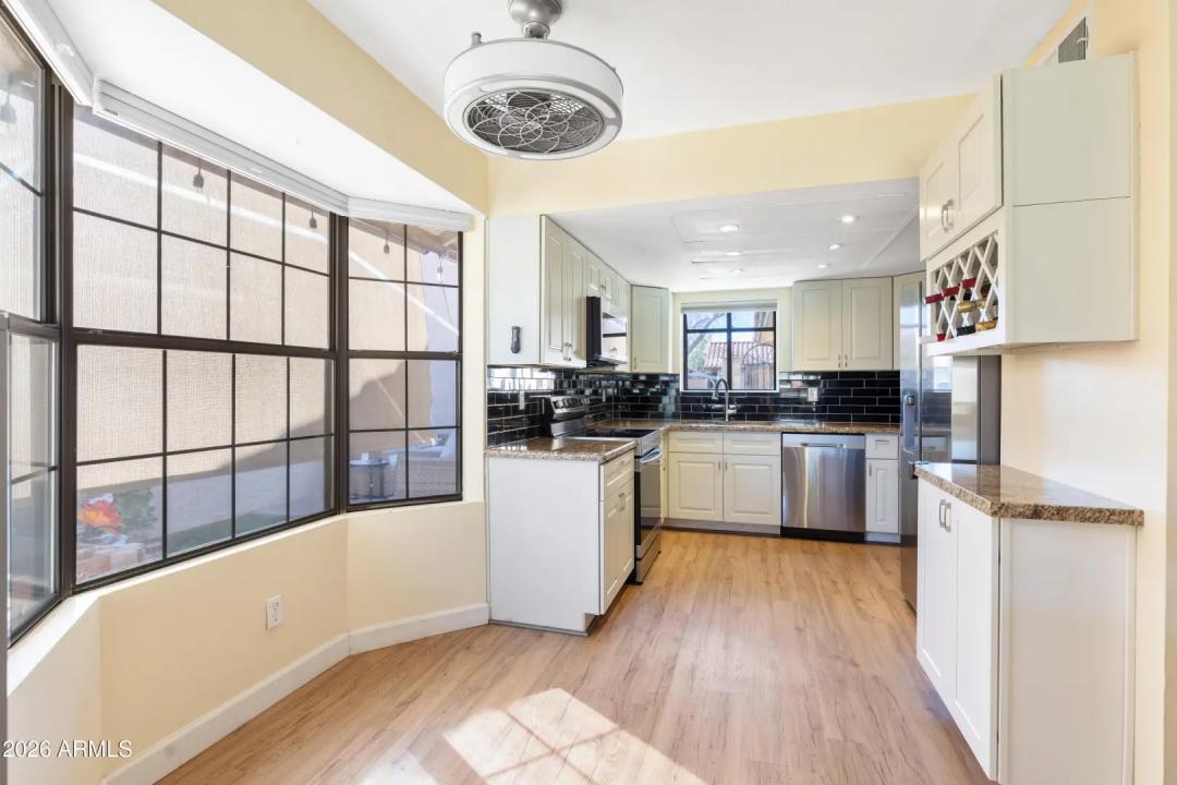 Real Estate Picture 17