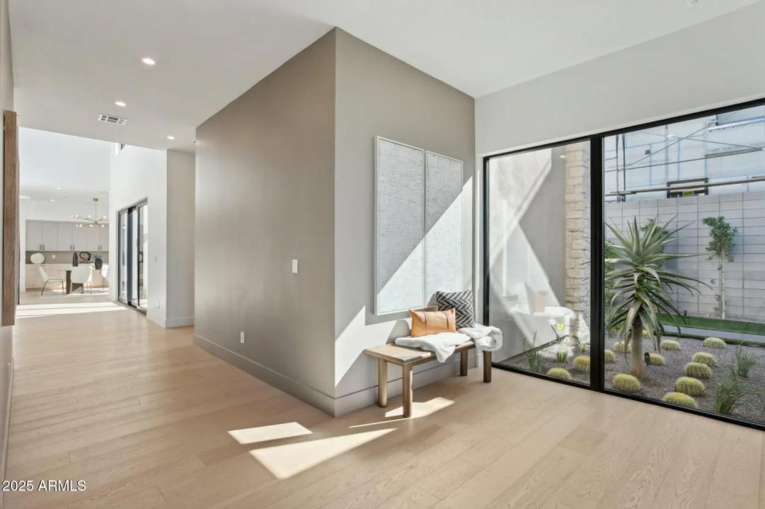 Real Estate Picture 5