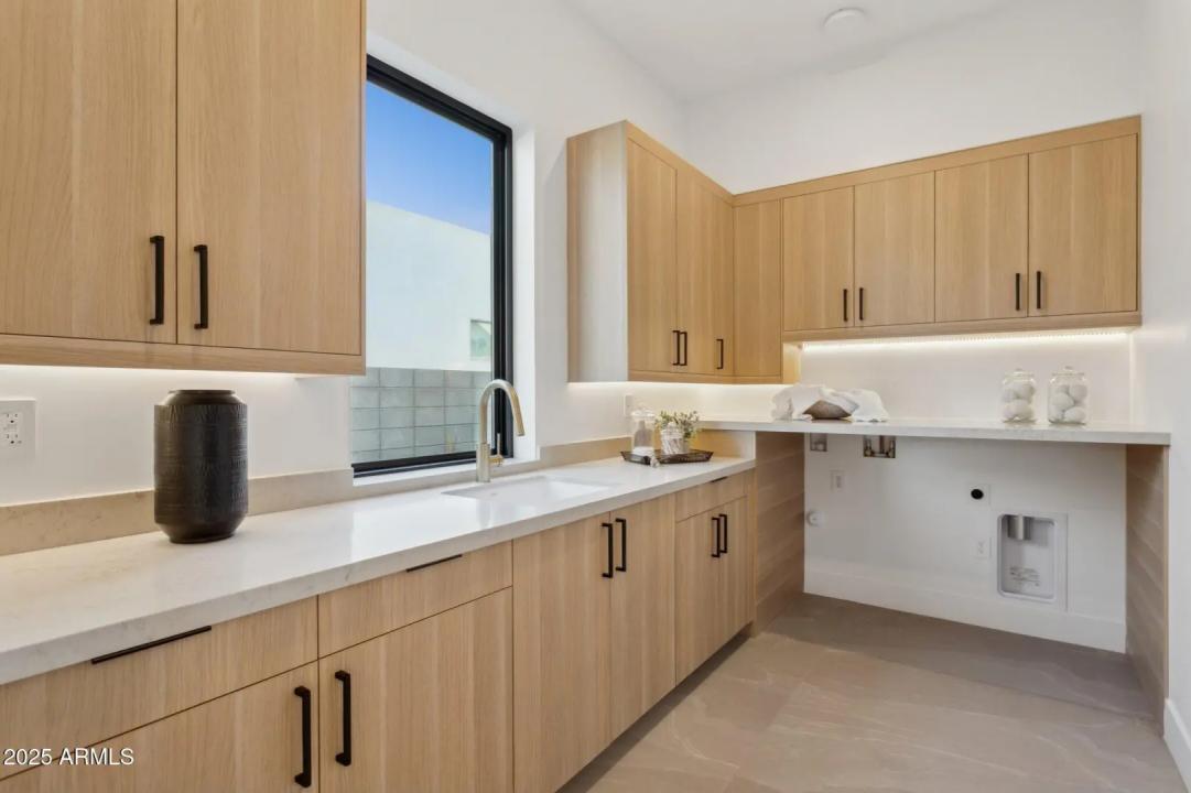 Real Estate Picture 23