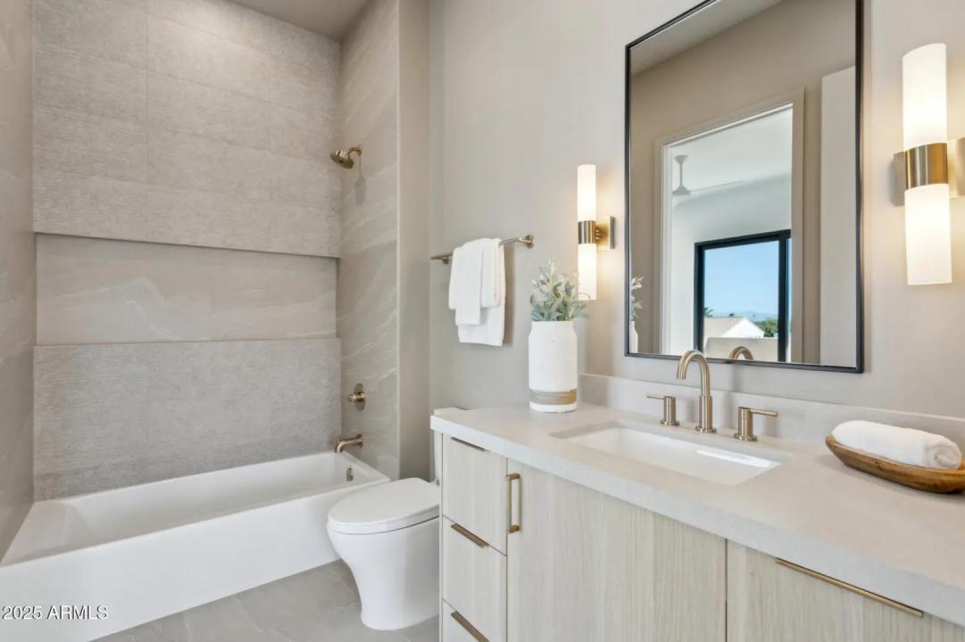 Real Estate Picture 37