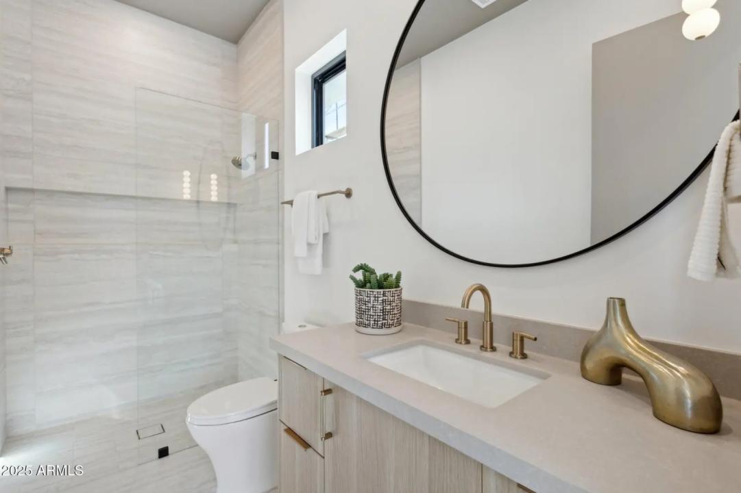 Real Estate Picture 40