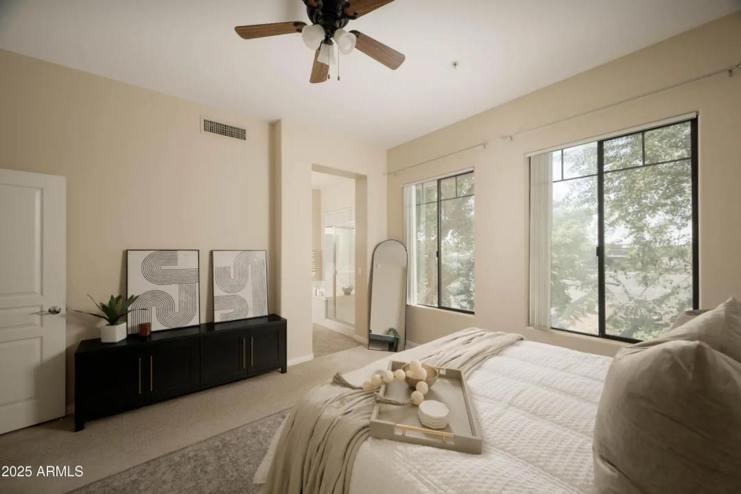 Real Estate Picture 8