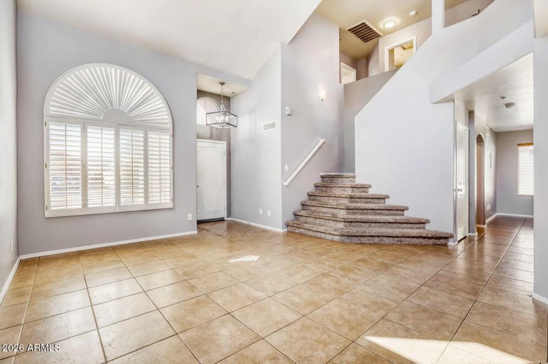 Real Estate Picture 5