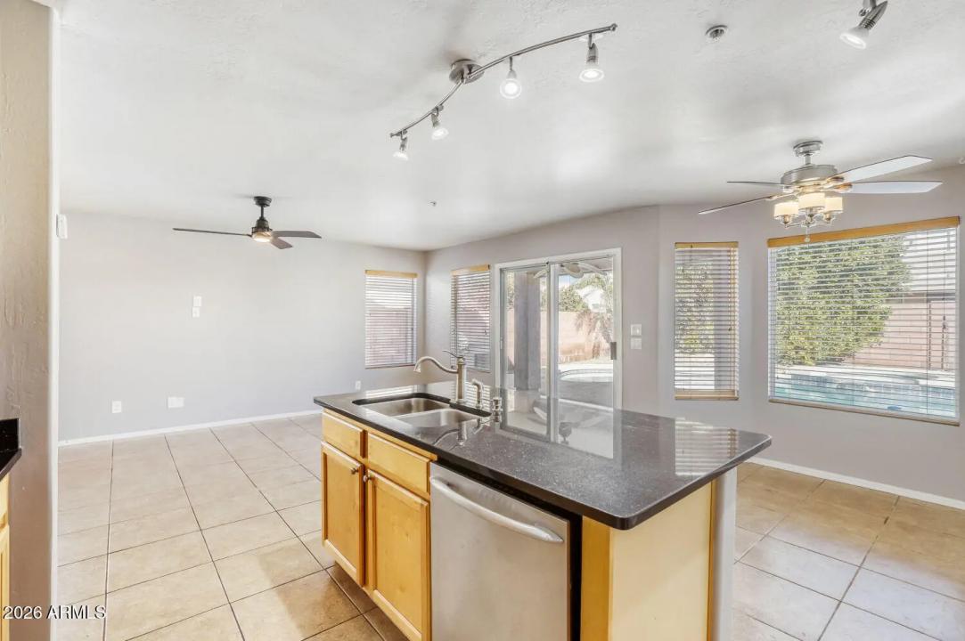 Real Estate Picture 6