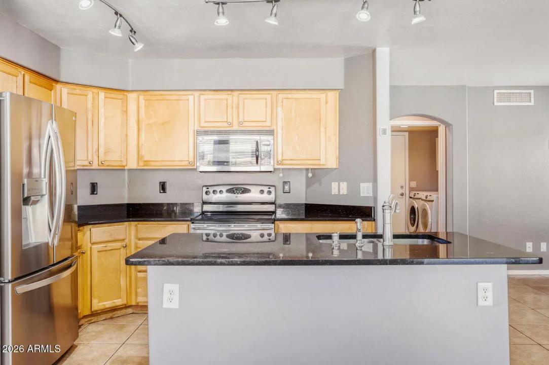 Real Estate Picture 15