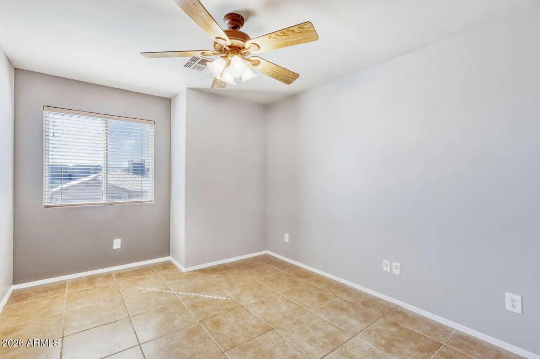 Real Estate Picture 19