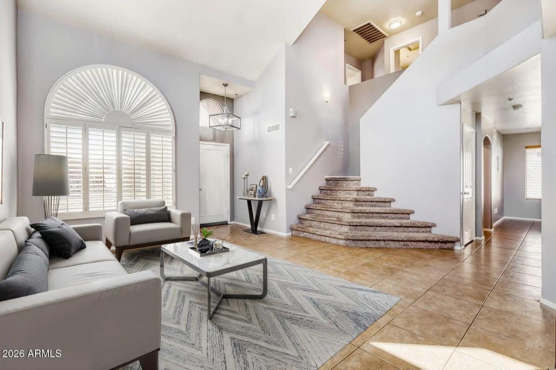 Real Estate Picture 9