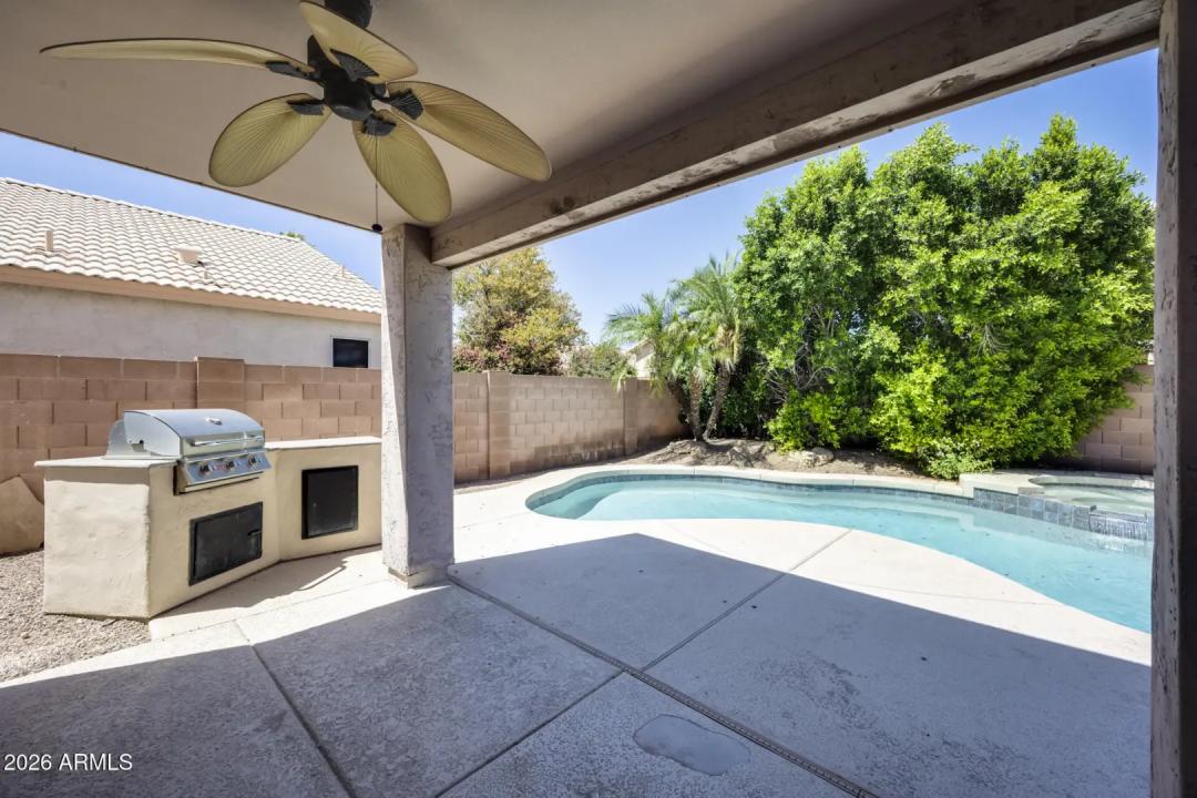 Real Estate Picture 8