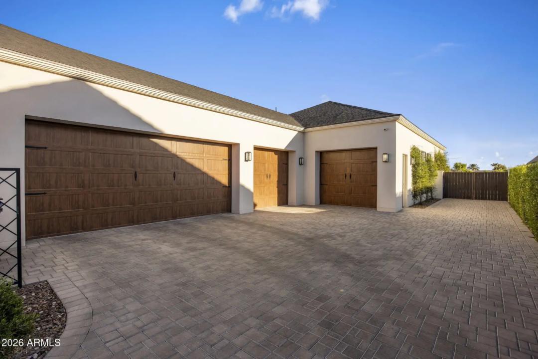 Real Estate Picture 18