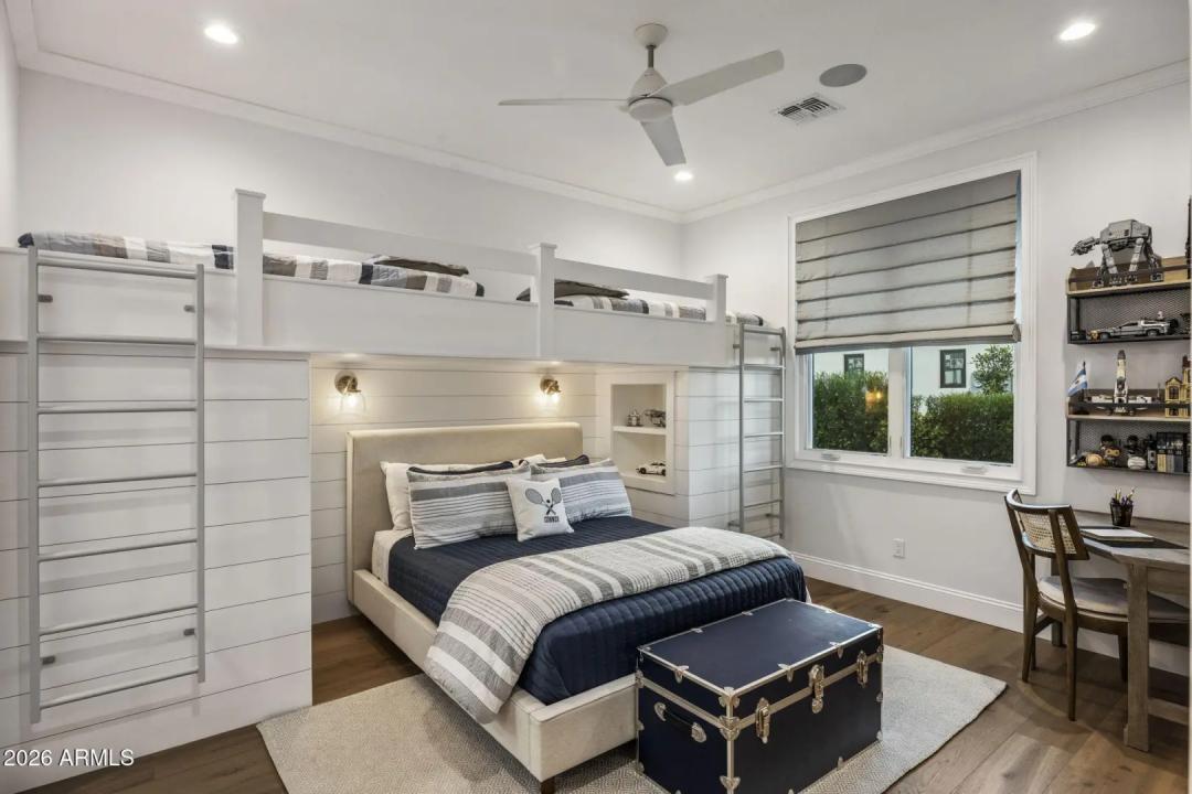 Real Estate Picture 10