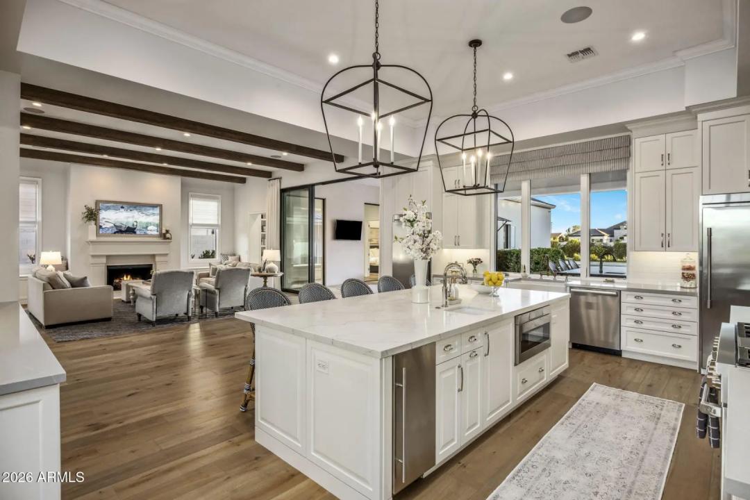 Real Estate Picture 3