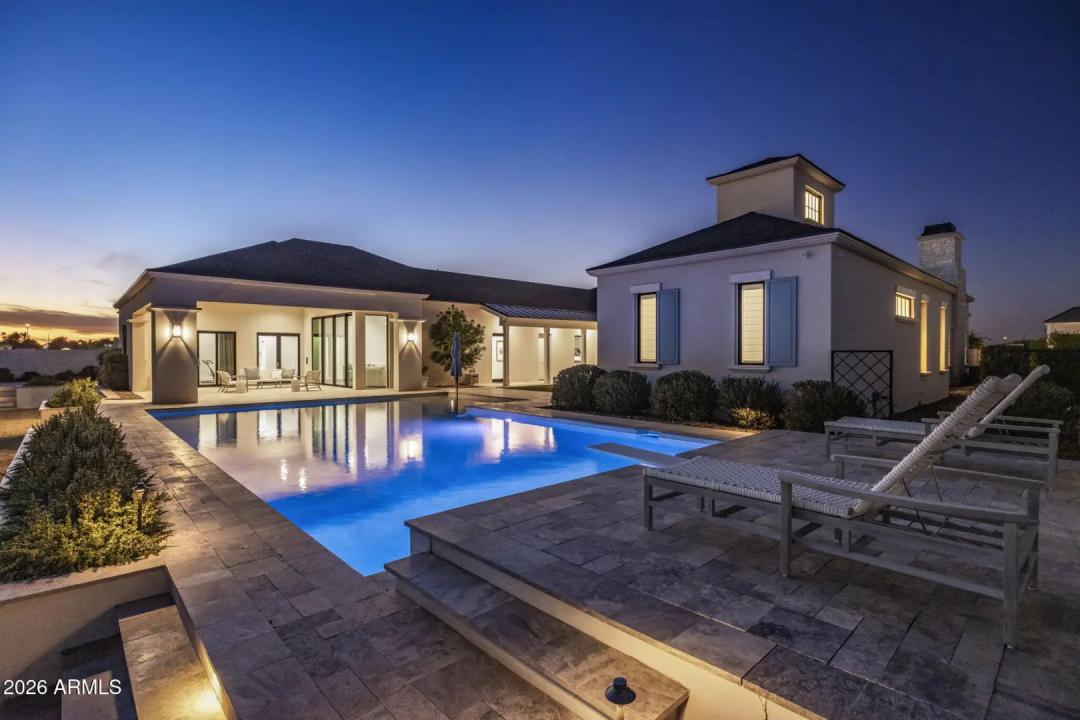 Real Estate Picture 15