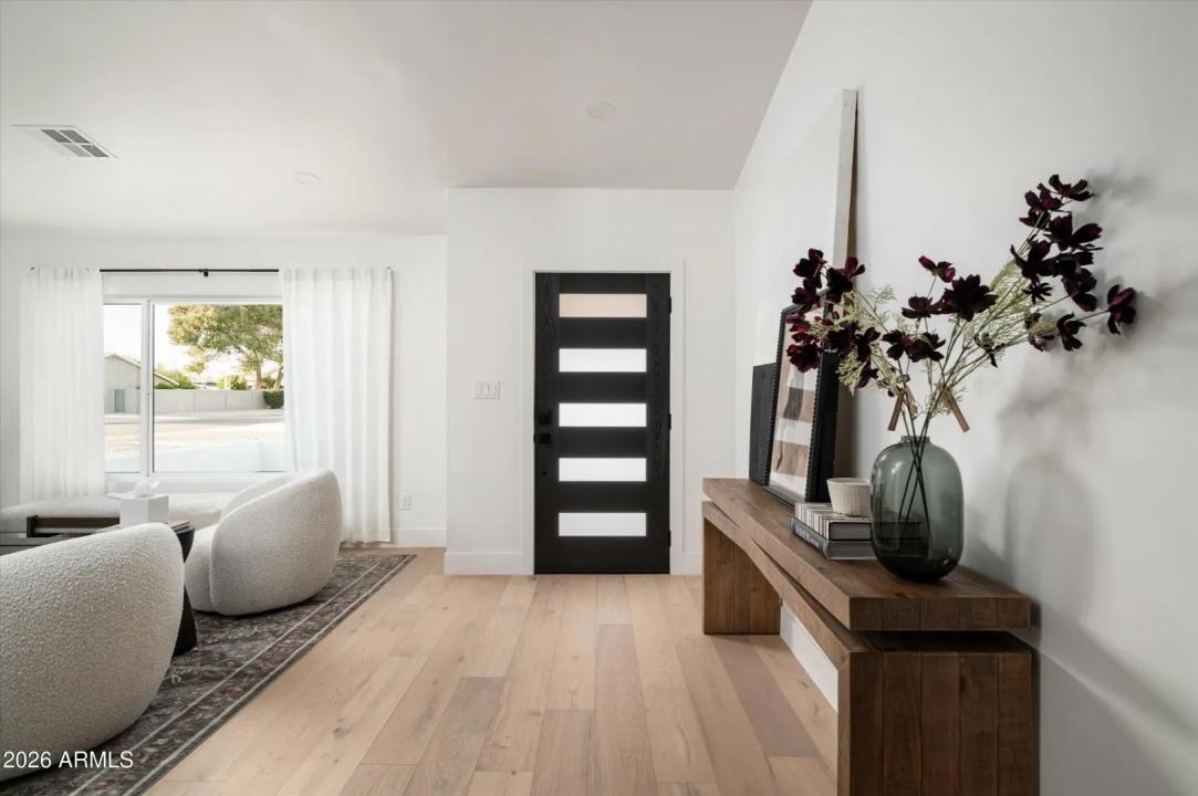 Real Estate Picture 5